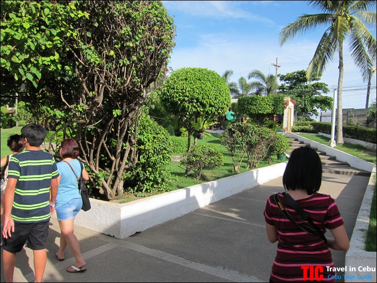 Mactan_Shrine_05.JPG