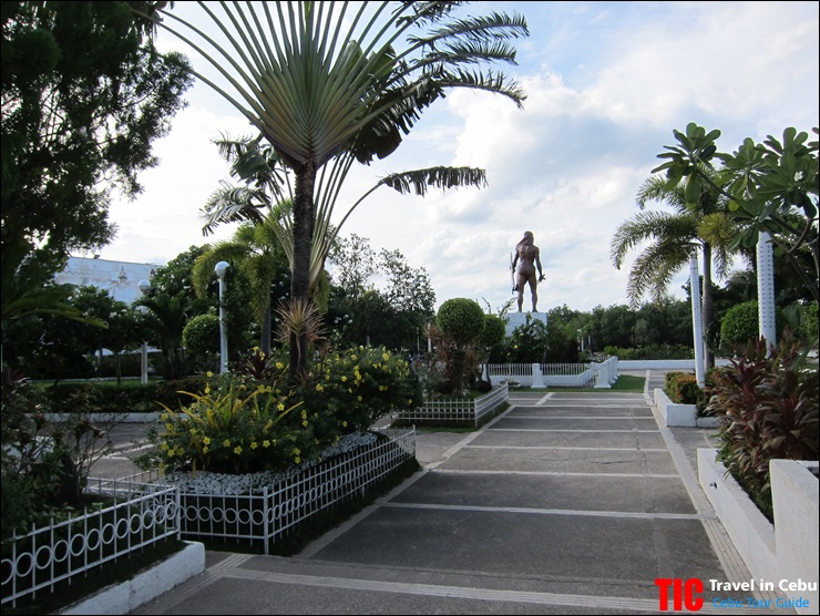 Mactan_Shrine_28.JPG