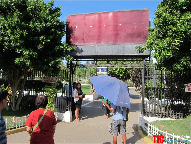 Mactan_Shrine_01.JPG