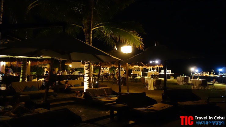 Crimson_Resort_Night_View_01.JPG